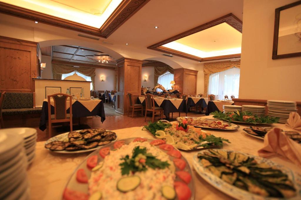 Hotel Fanes Suite & Spa Moena Esterno foto