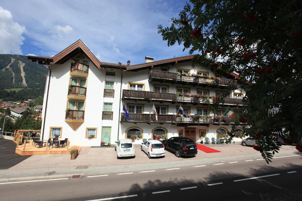 Hotel Fanes Suite & Spa Moena Esterno foto