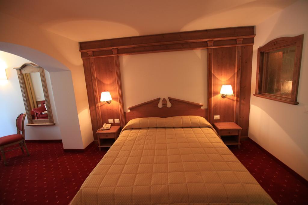 Hotel Fanes Suite & Spa Moena Camera foto